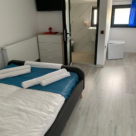 Lumea Copiilor Karina&Adelin Lupeni Hotel Lupeni  ภายนอก รูปภาพ