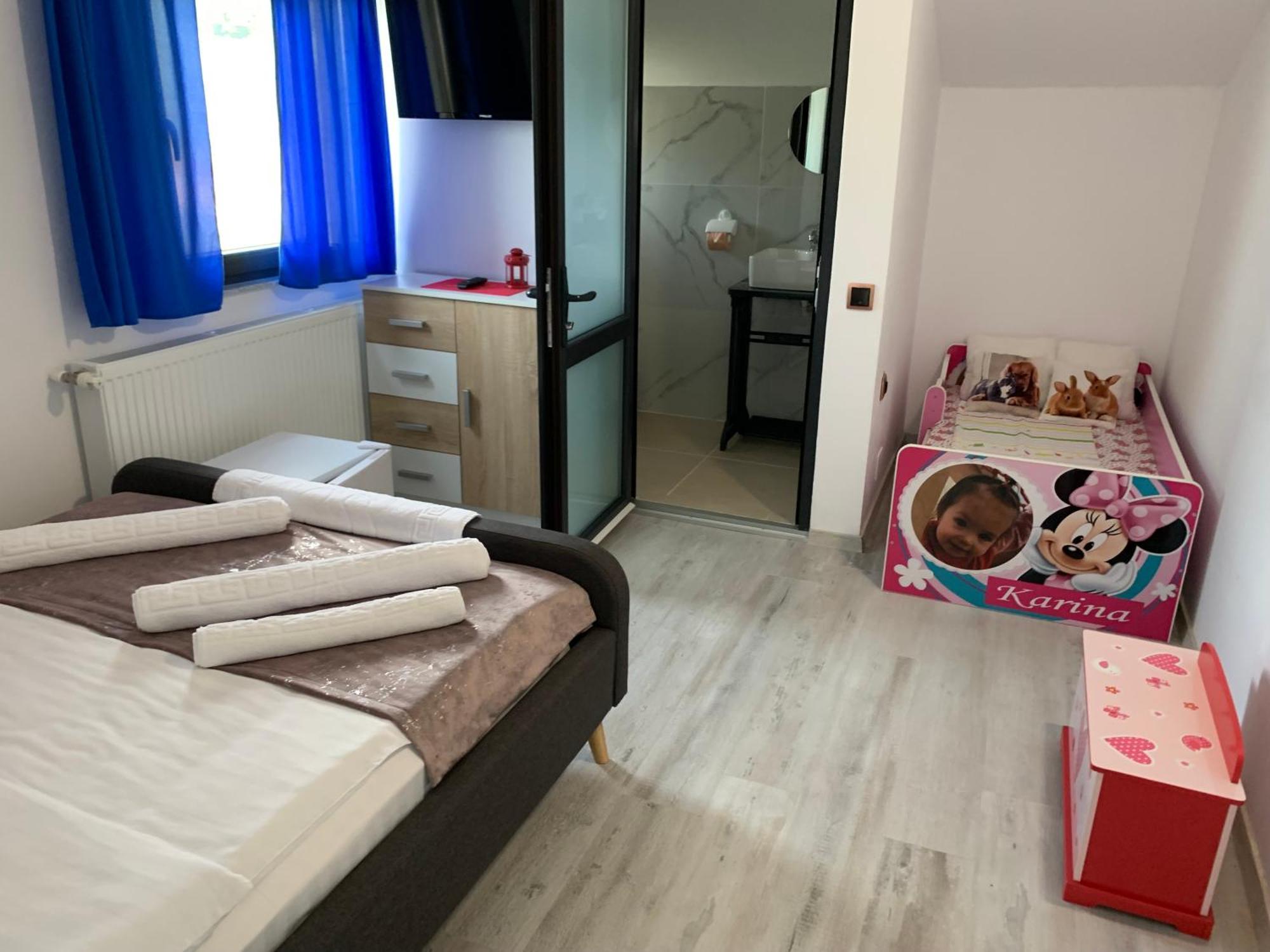 Lumea Copiilor Karina&Adelin Lupeni Hotel Lupeni  ภายนอก รูปภาพ