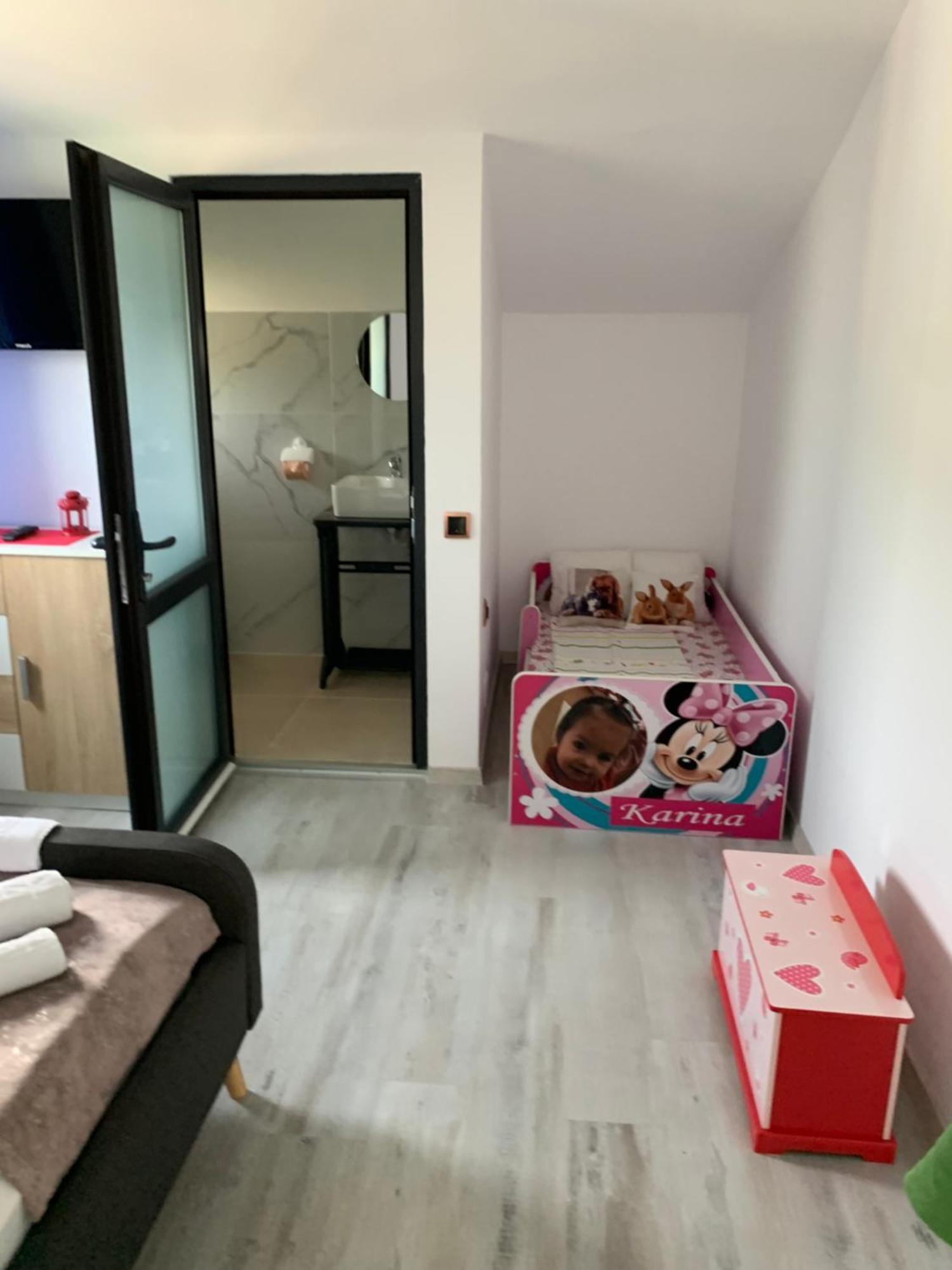 Lumea Copiilor Karina&Adelin Lupeni Hotel Lupeni  ภายนอก รูปภาพ